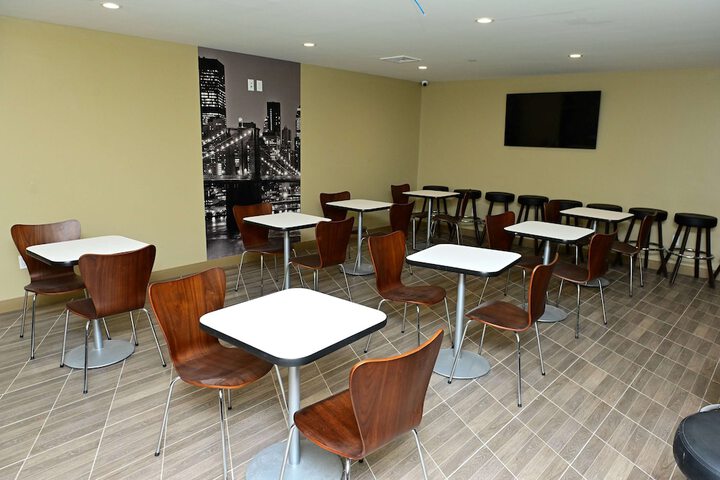 Breakfast/Coffee Service 23 of 27