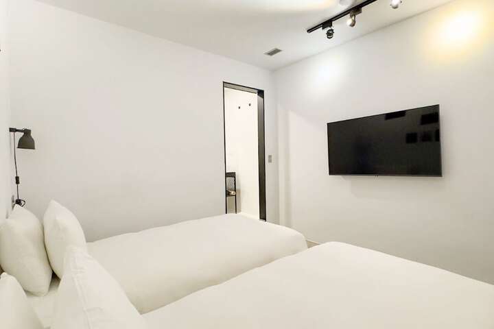 Room 30 of 109