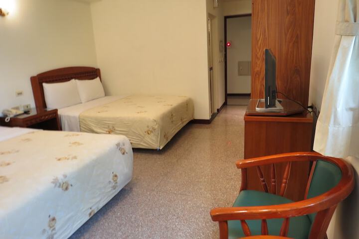 Room 12 of 35