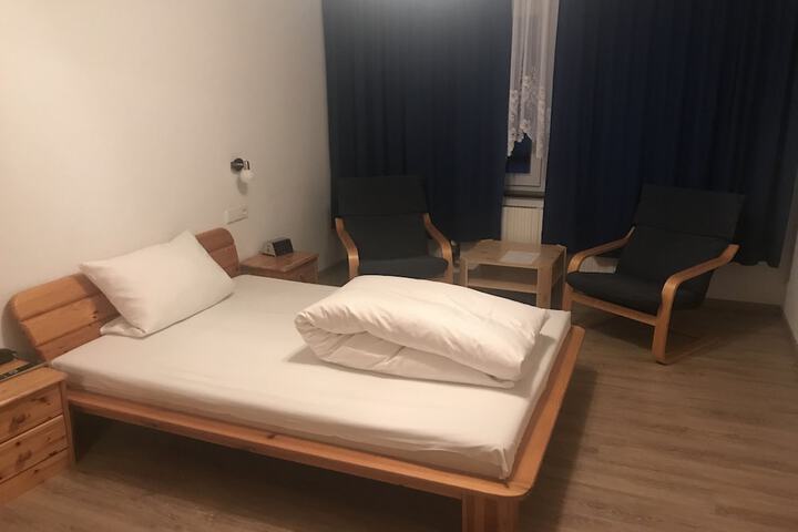 Room 6 of 81
