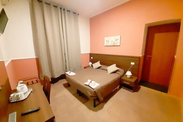 Hotel Leone in Rome