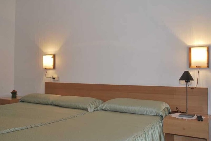 Room 14 of 34