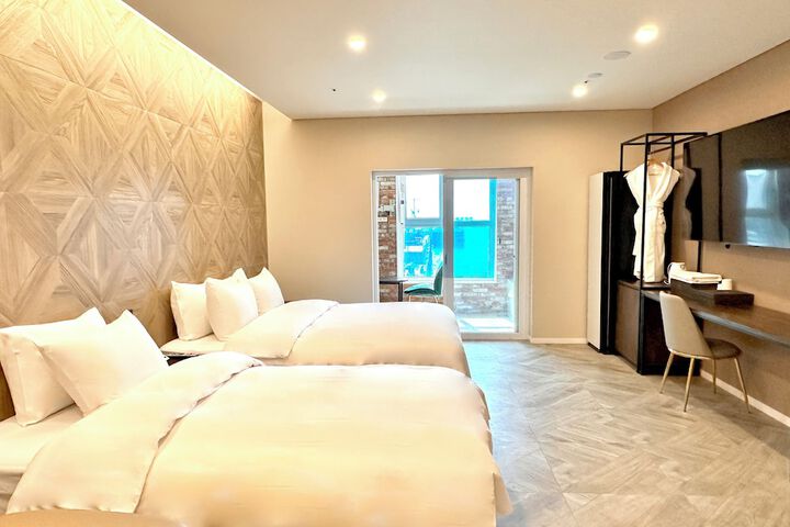 Room 65 of 140