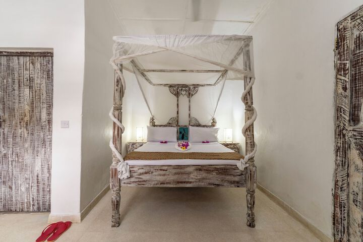 Room 26 of 68
