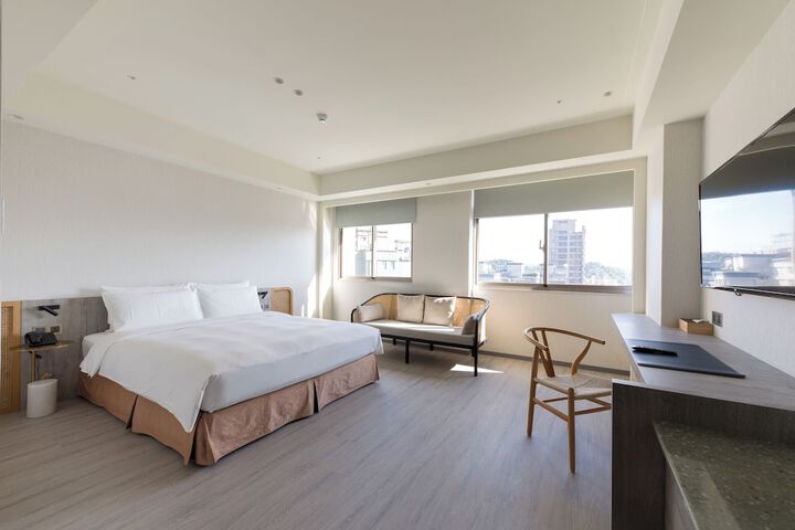 Room 32 of 50