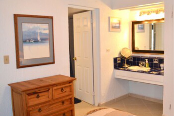Room 4 of 35
