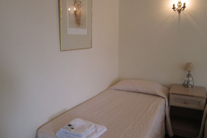 Room 3 of 56