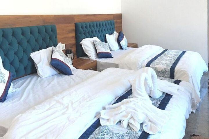Room 2 of 71