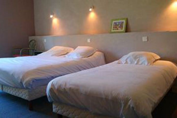 Room 4 of 28