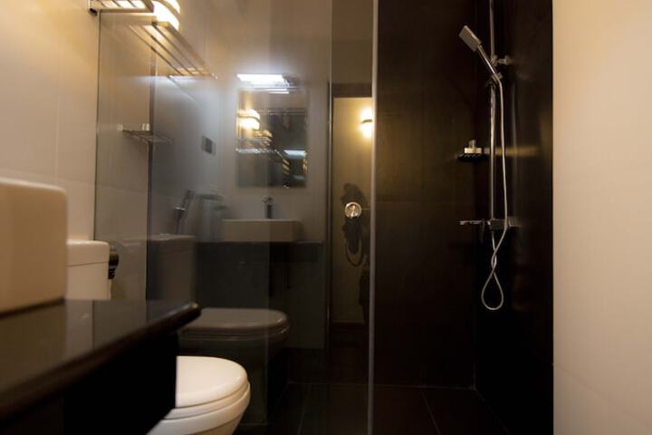 Room 21 of 33