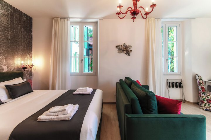 Room 29 of 193