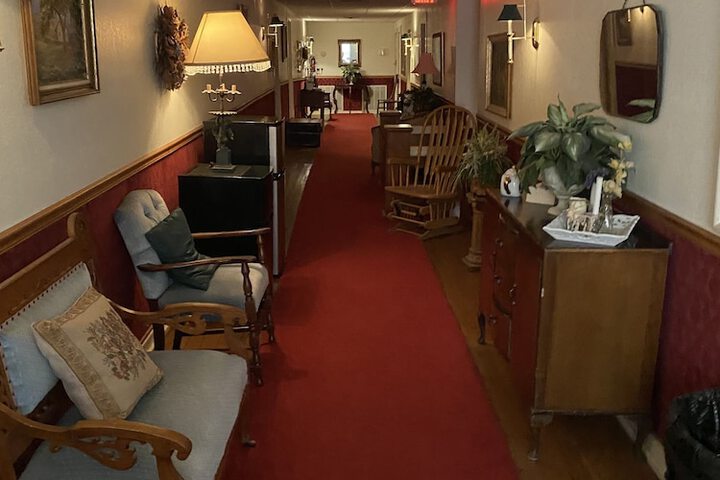 Ballroom/Hall 15 of 21