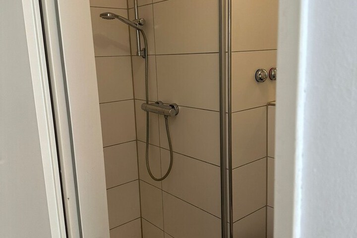 Room 18 of 38