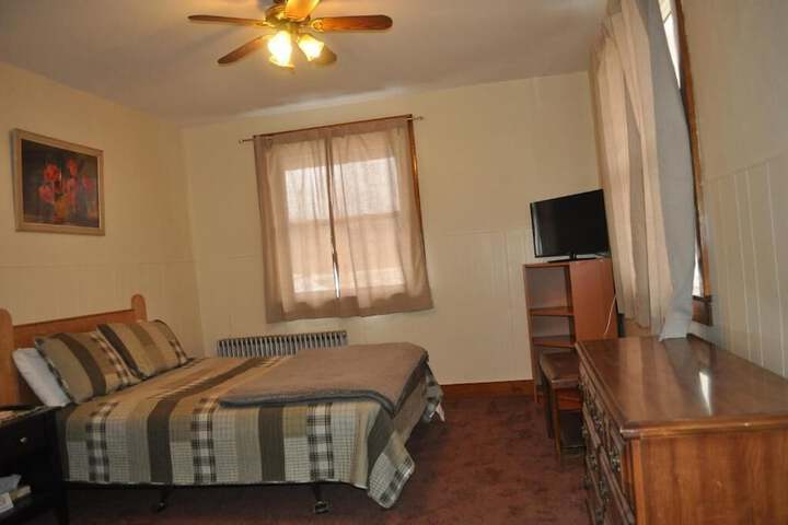 Room 15 of 68