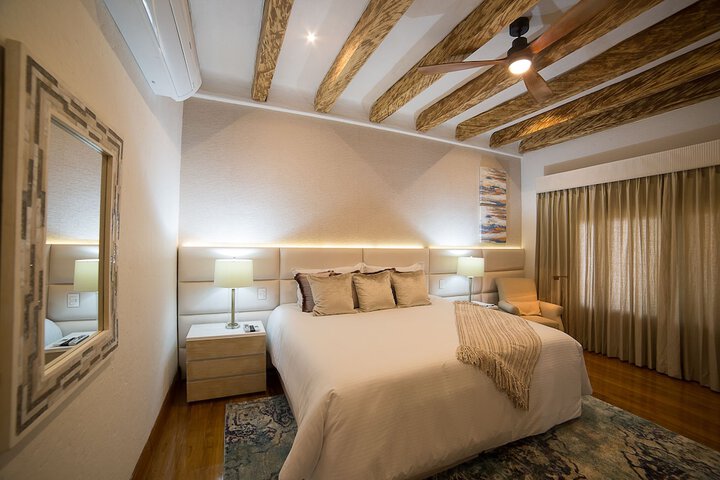Room 13 of 48