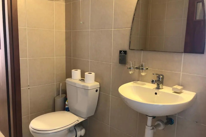 Room 10 of 21