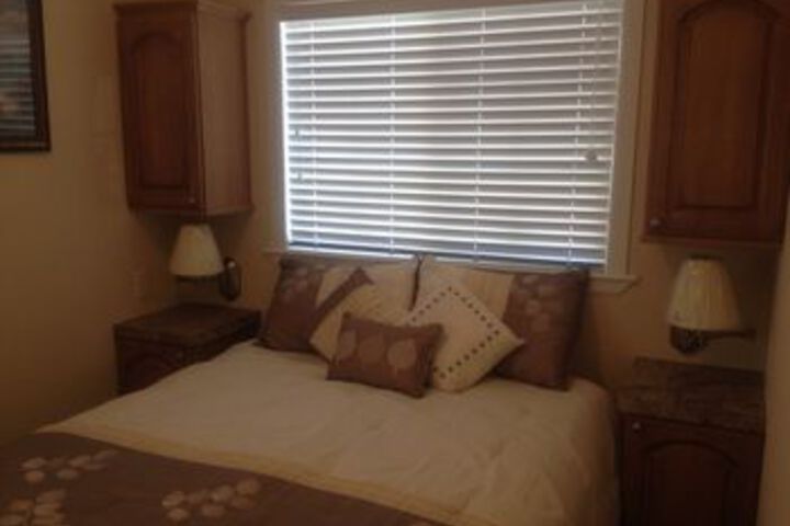 Room 15 of 33