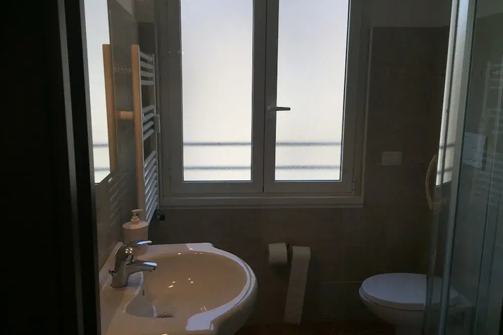 Room 3 of 3