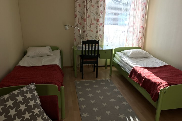Room 6 of 33