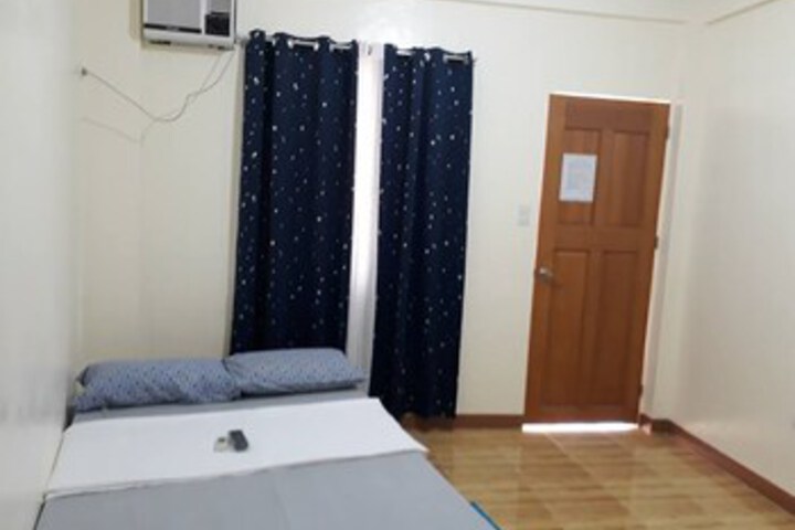 Room 10 of 21