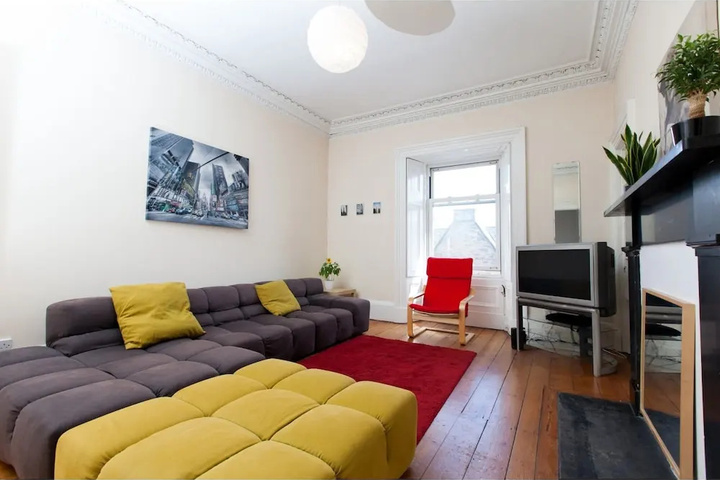 Room 2 of 11