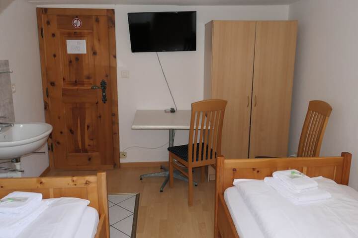 Room 26 of 49