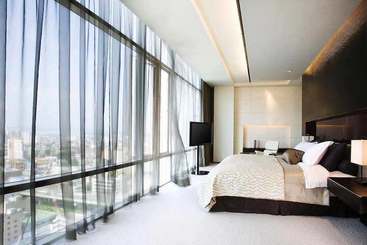 Room 12 of 66