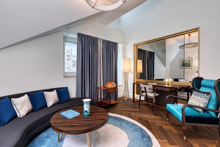 Room 50 of 169