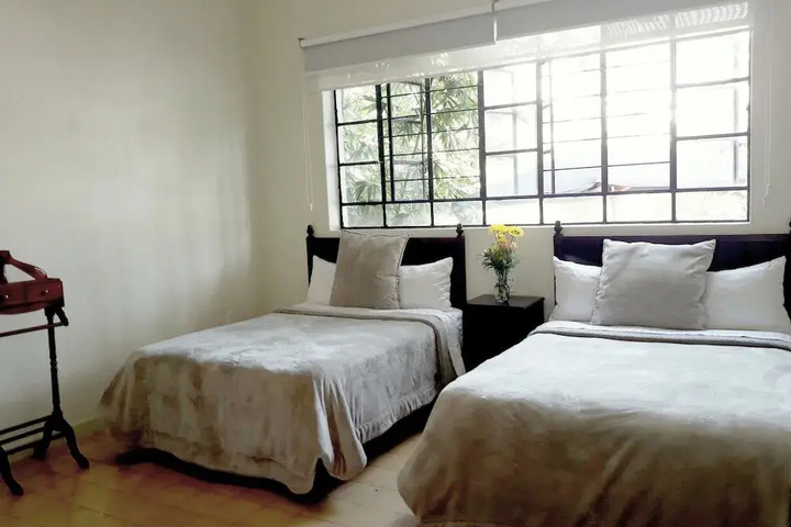 Room 4 of 17