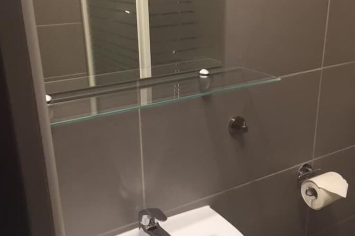 Room 14 of 18