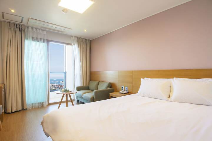 Room 17 of 45