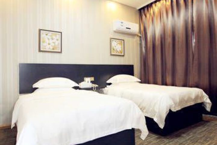 Room 3 of 9