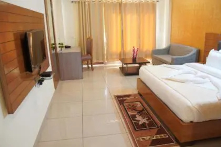 Room 5 of 11