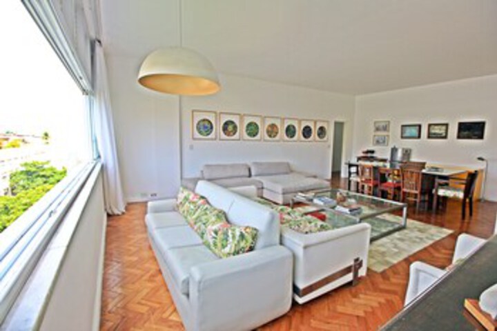 Room 8 of 20