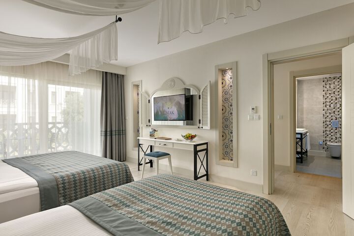 Room 28 of 171