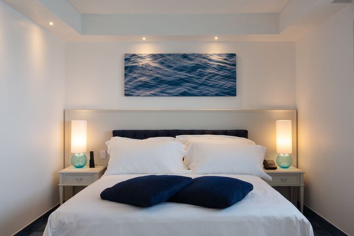 Room 4 of 73