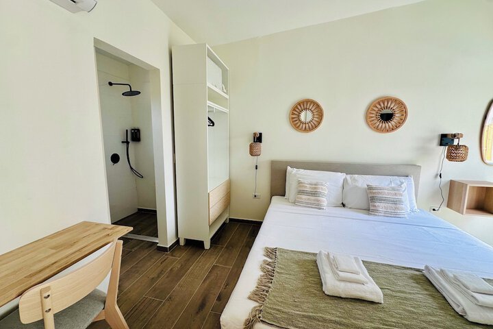 Room 15 of 147