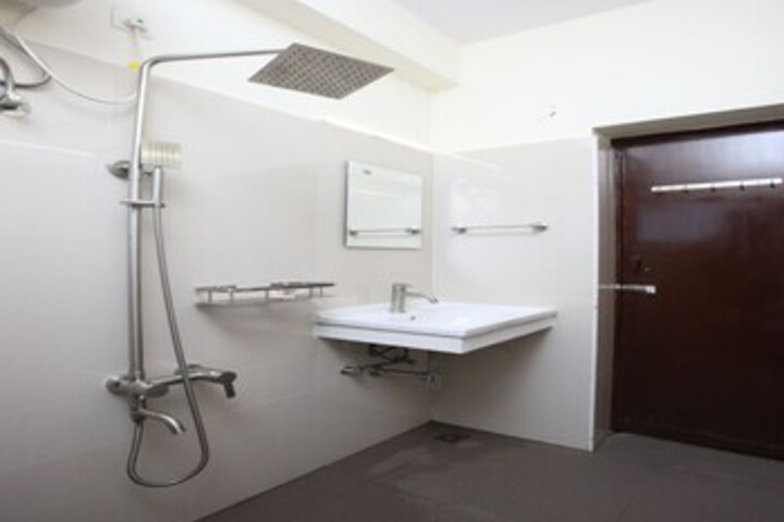 Room 3 of 24