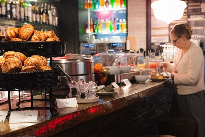 Breakfast area