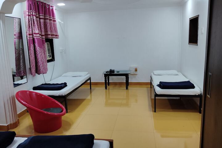 Room 12 of 23