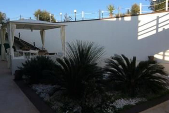 Hotel Exterior 5 of 25