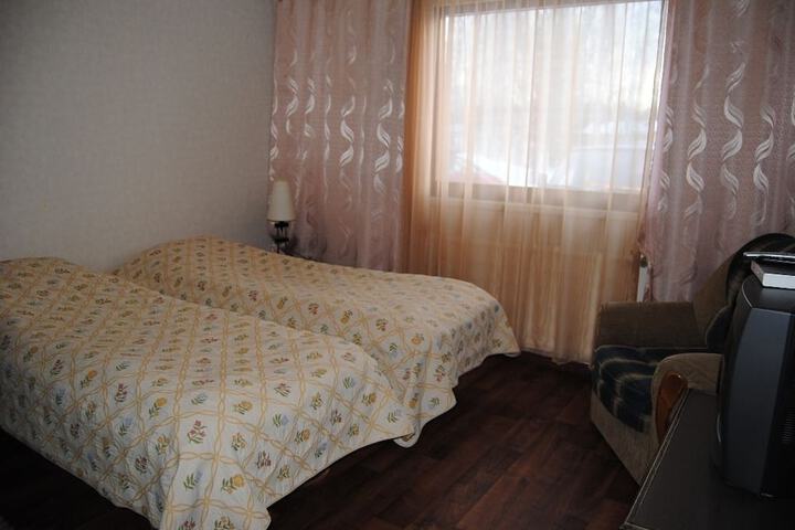 Room 2 of 28