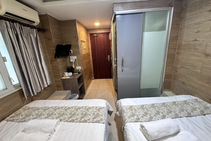 Room 78 of 195