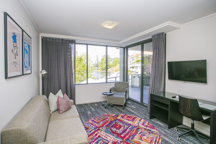 Room 16 of 40