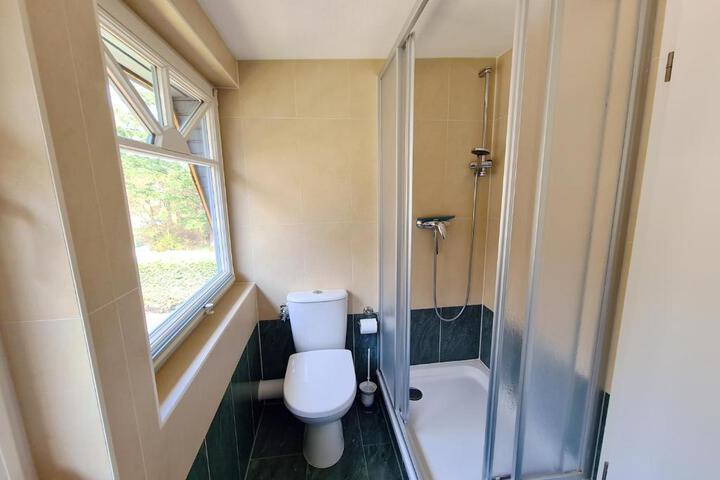 Room 9 of 15