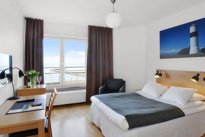 Room 34 of 59
