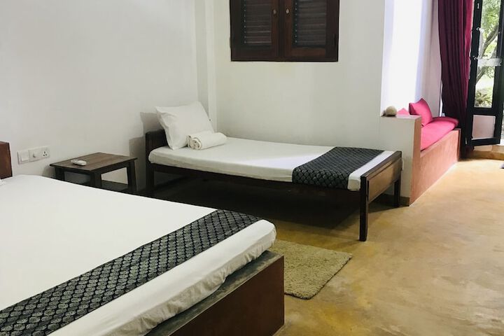 Room 10 of 46