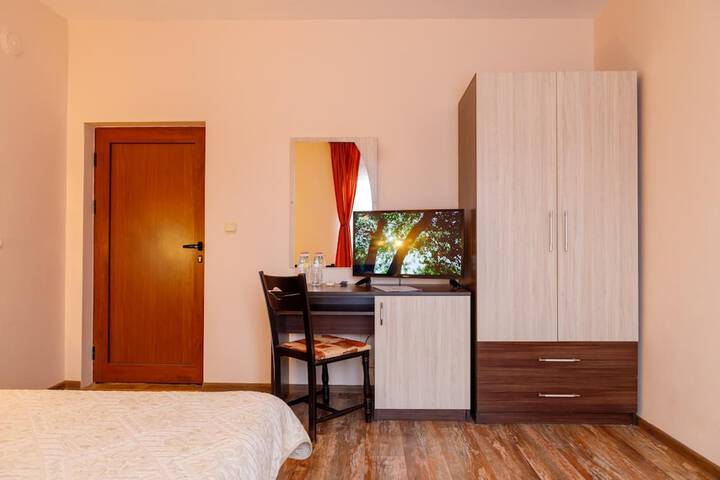 Room 7 of 37