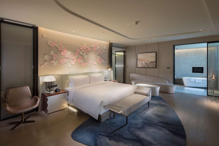 Room 7 of 72