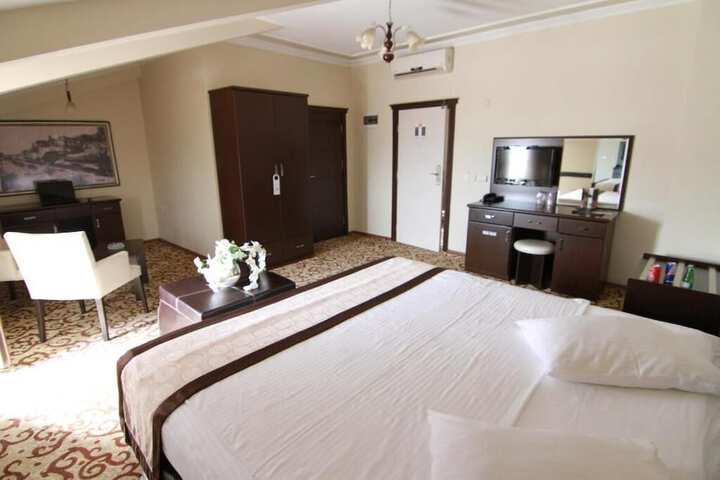 Room 17 of 23